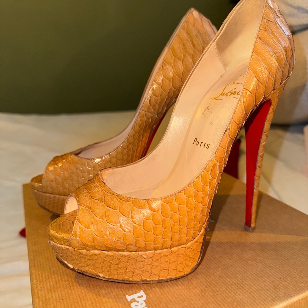 Christian Louboutin Tan Peep-Toe phython heels